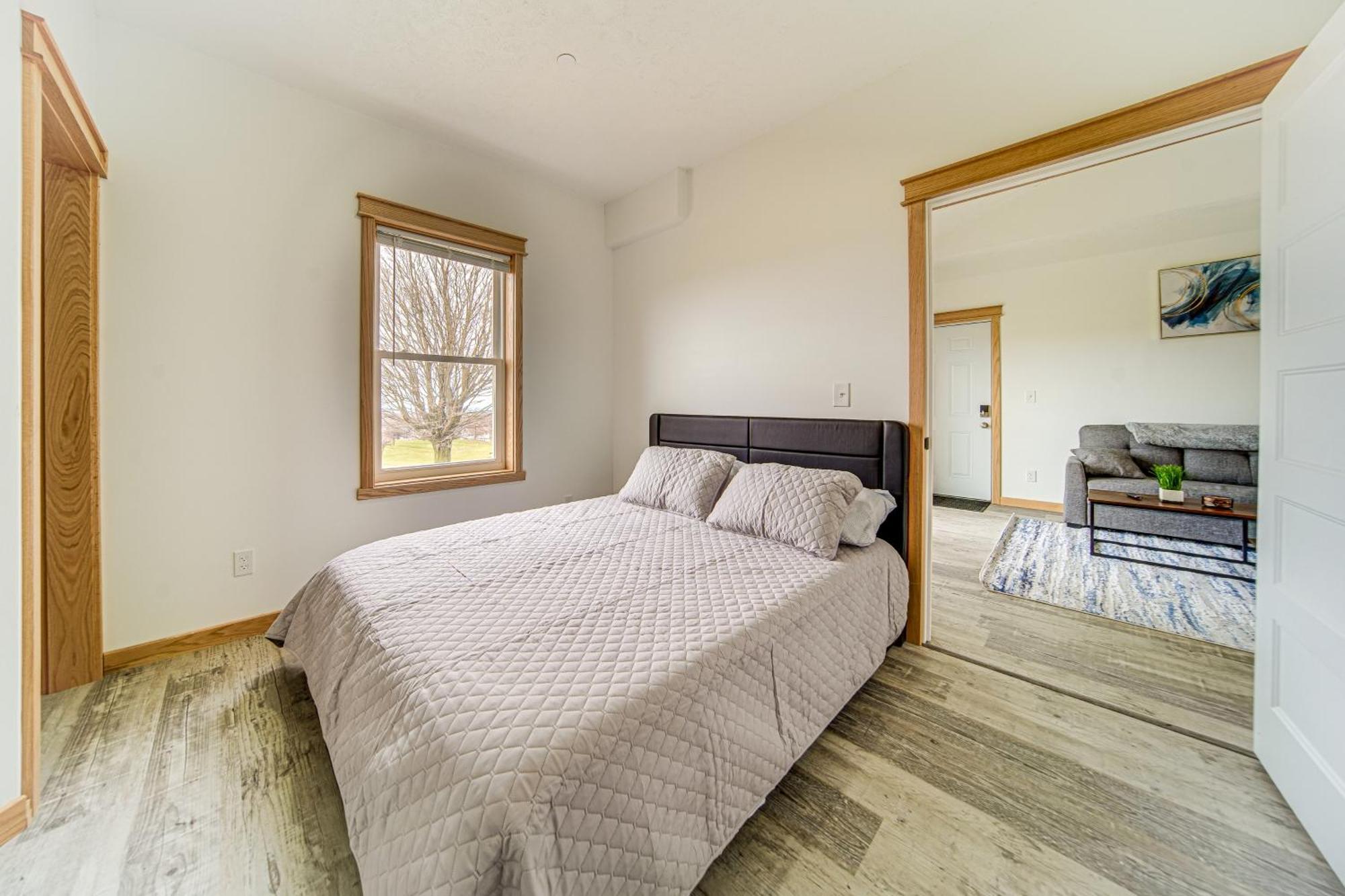 Apartment About 4 Mi To With Golf Course Views!