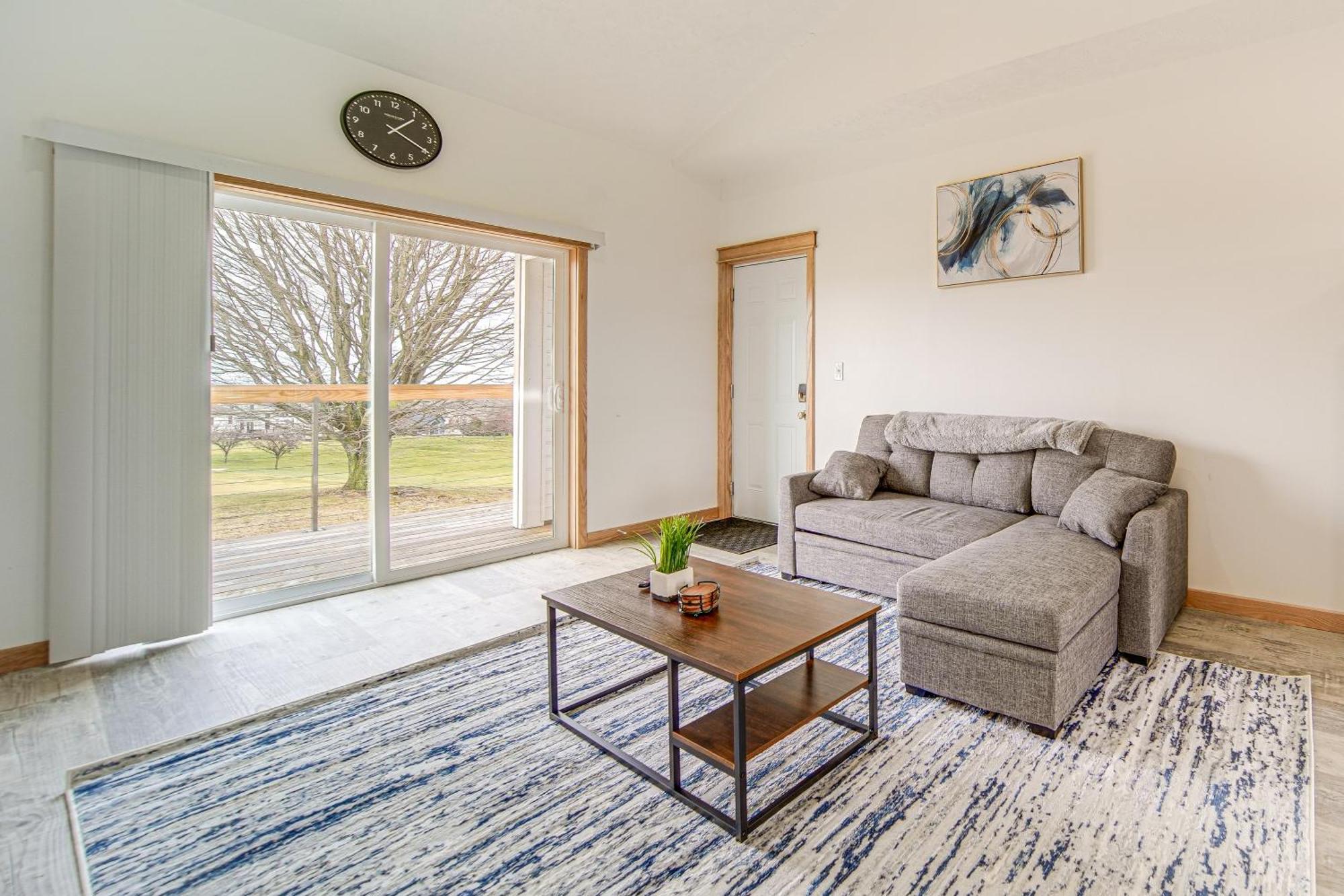 About 4 Mi To With Golf Course Views! Apartment Erie