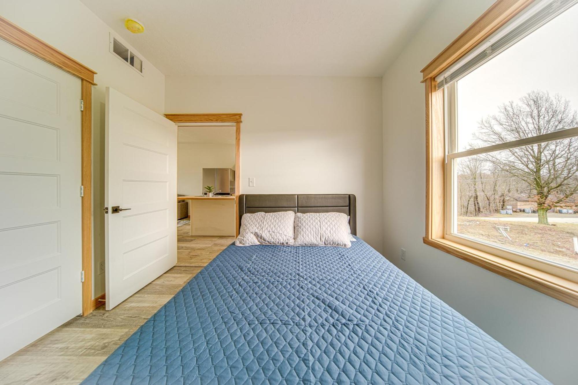 About 4 Mi To With Golf Course Views! Apartment Erie