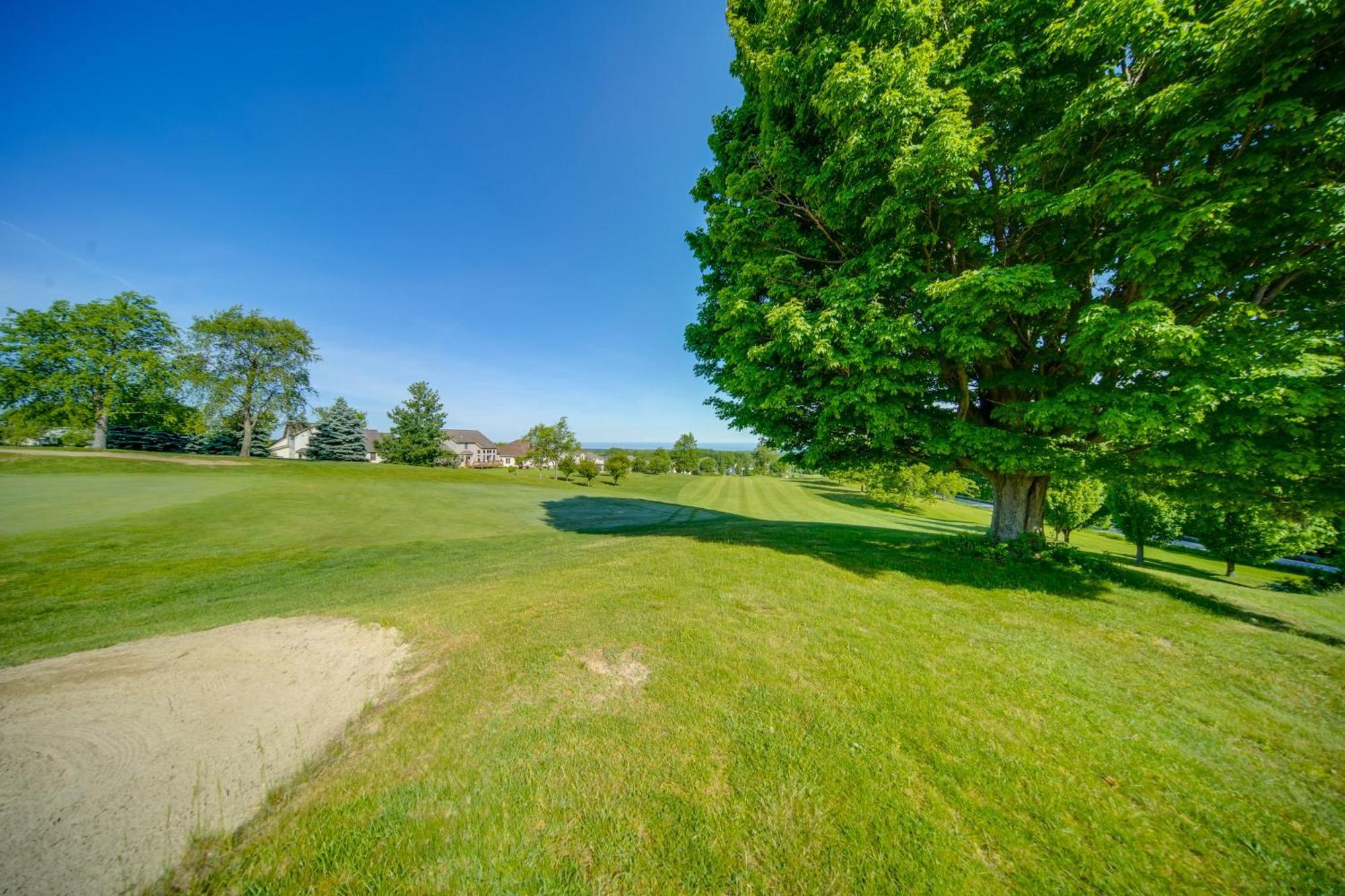 Apartment About 4 Mi To With Golf Course Views! *