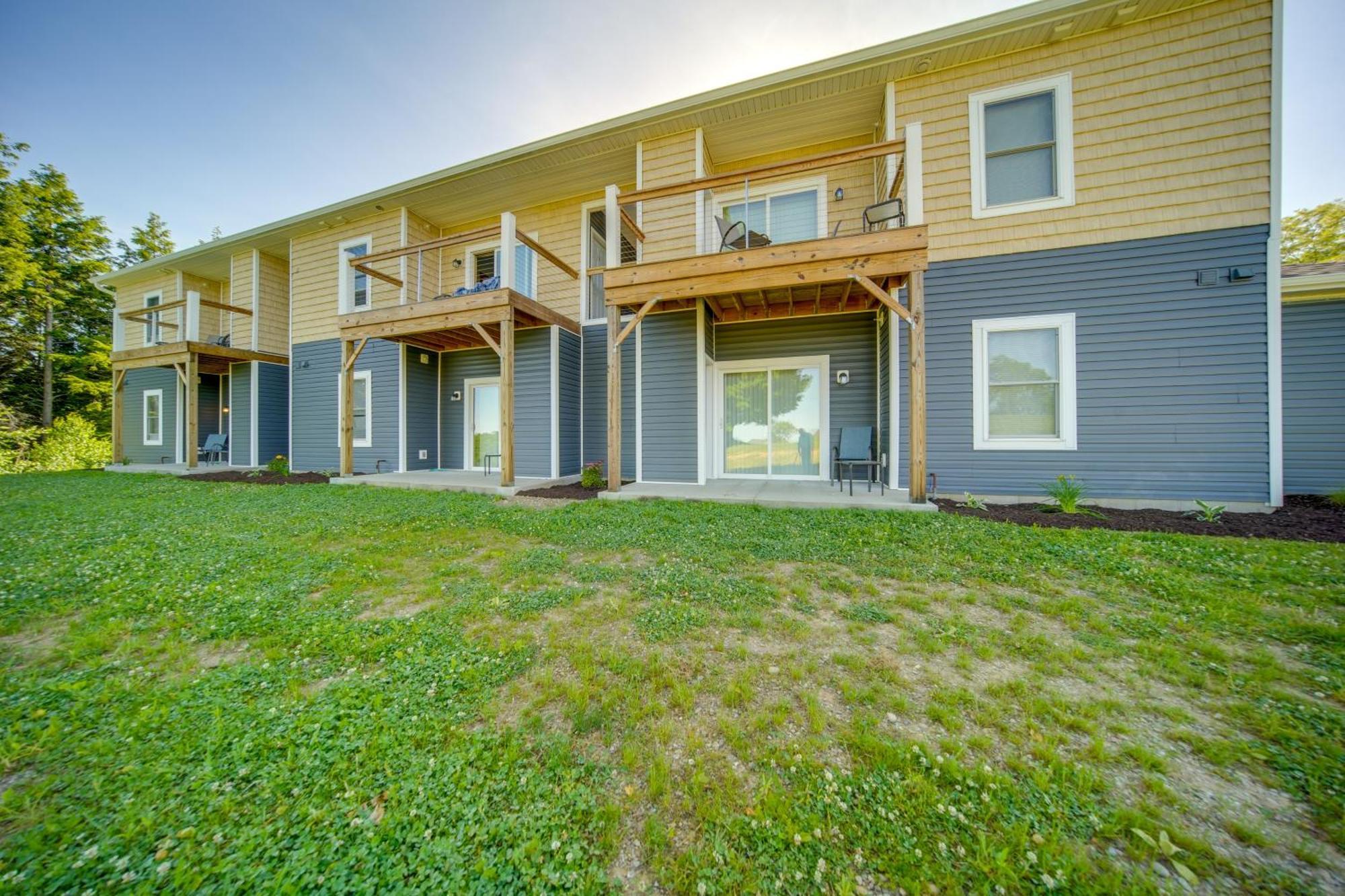 About 4 Mi To With Golf Course Views! * Erie
